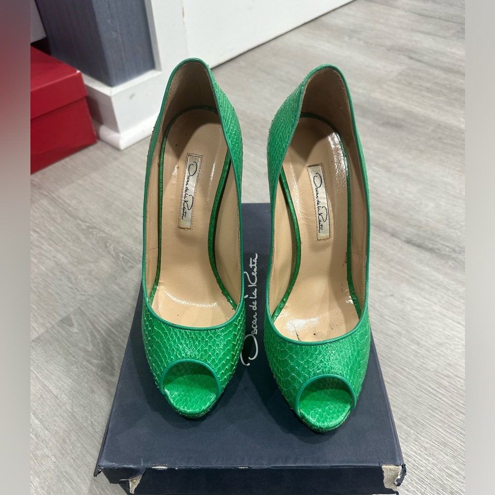 Vintage Oscar de la Renta python pumps